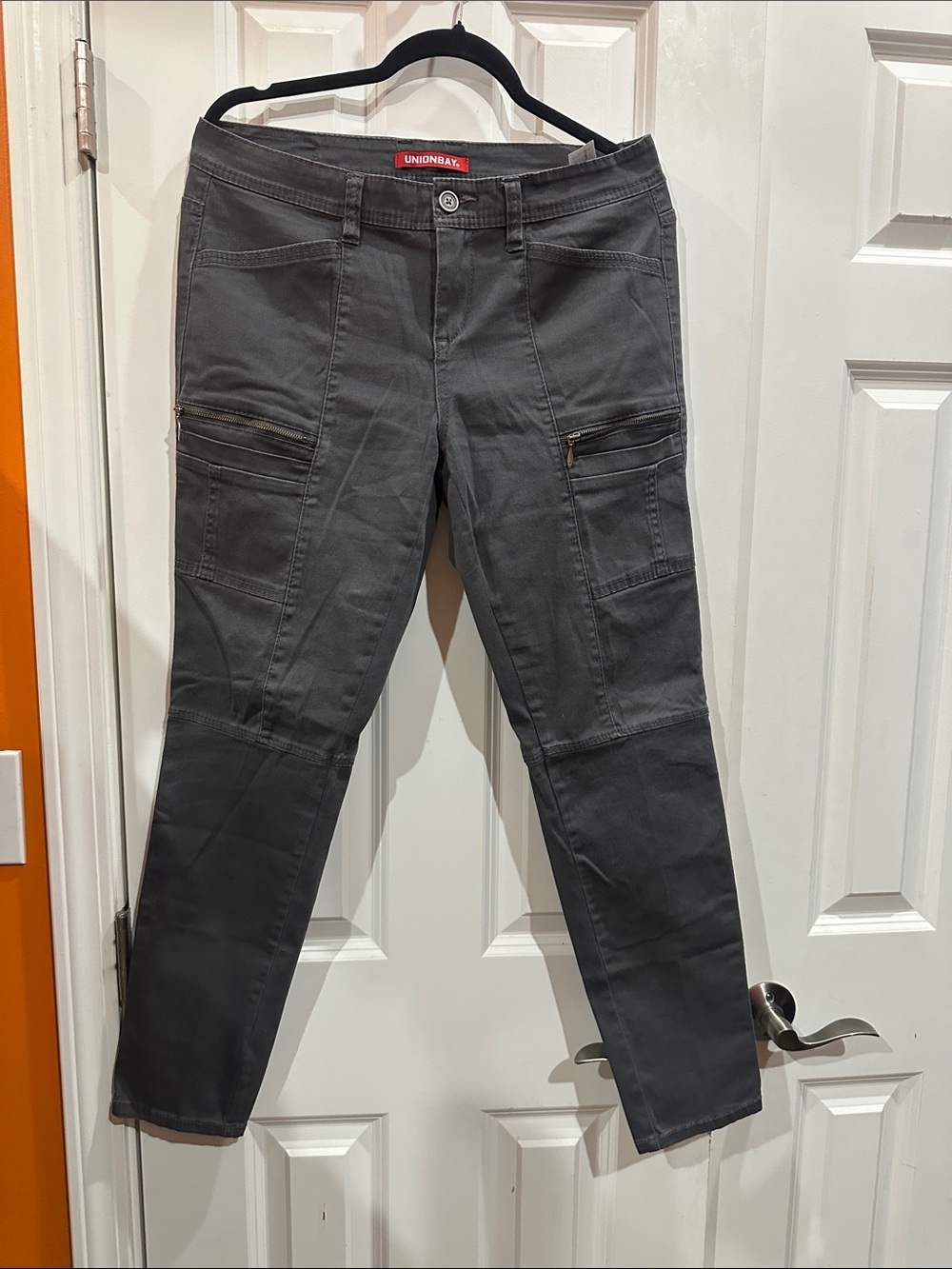 NWOT UNIONBAY Charcoal Cargo Skinny Pants size 9